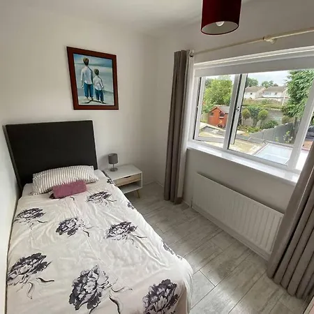 Modern 4 Bedroom In Dublin Prázdninový dům Cabinteely