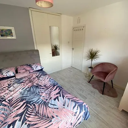Modern 4 Bedroom In Dublin *