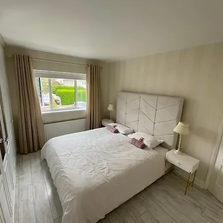 Modern 4 Bedroom In Dublin *