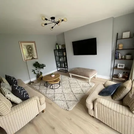 Modern 4 Bedroom In Dublin *